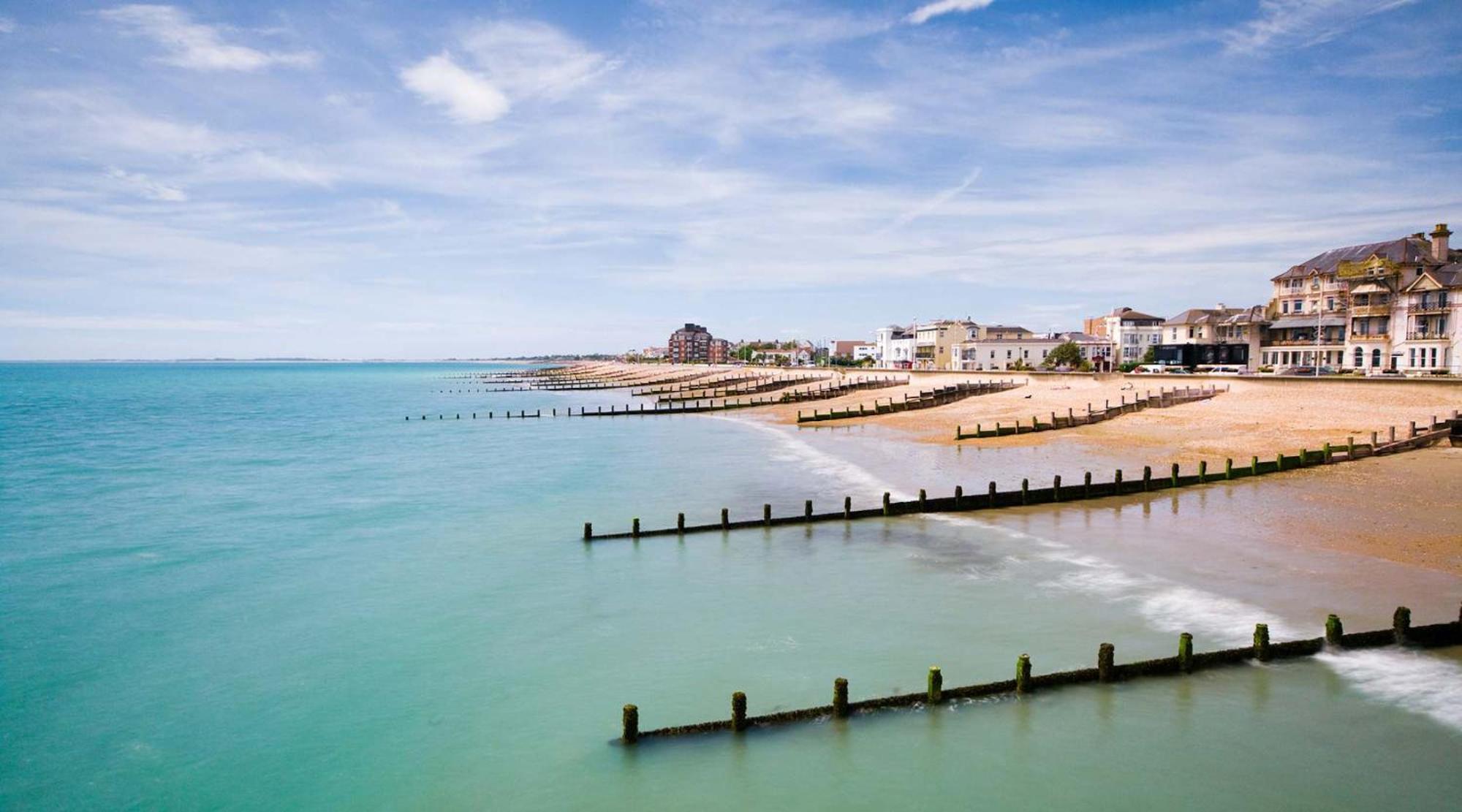 Absolute Beachfront With Decked Garden Oasis And Views Bognor Regis Exterior foto