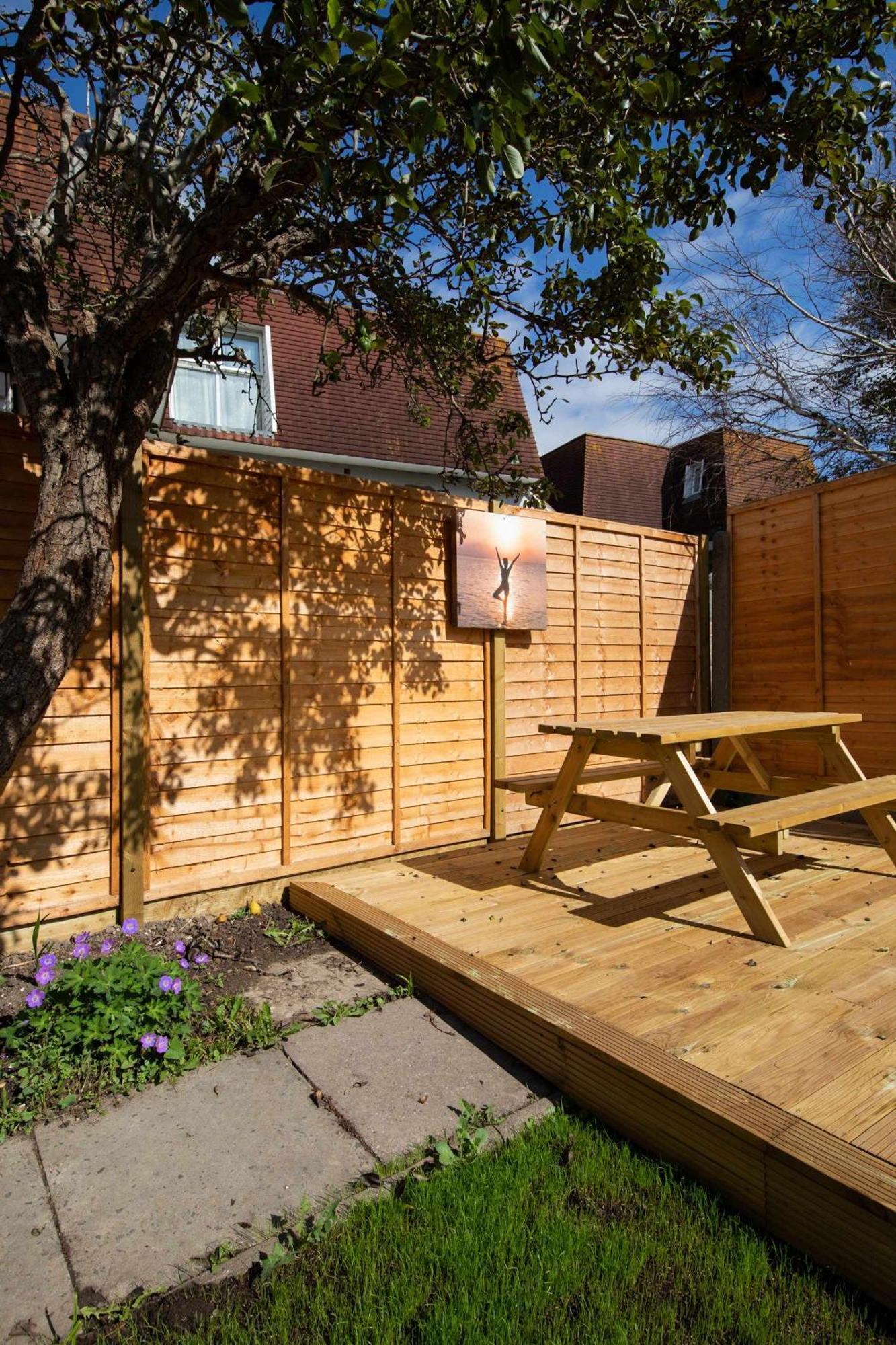 Absolute Beachfront With Decked Garden Oasis And Views Bognor Regis Exterior foto