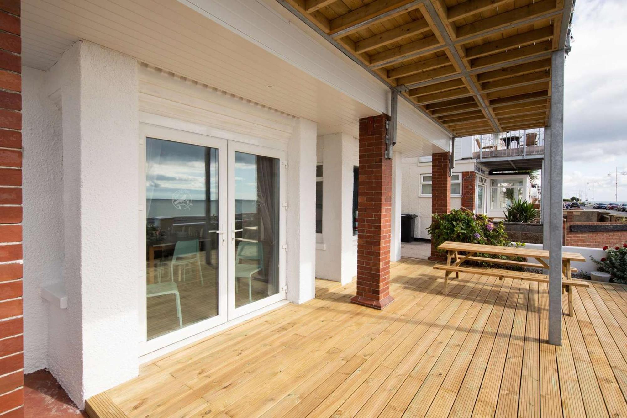 Absolute Beachfront With Decked Garden Oasis And Views Bognor Regis Exterior foto